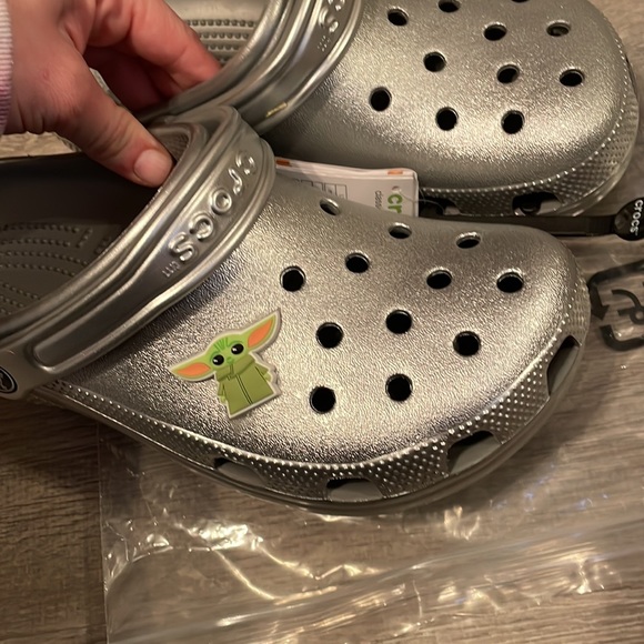 Disney Adult Crocs - Star Wars The Mandalorian - The Child - W9 - Picture 5 of 9